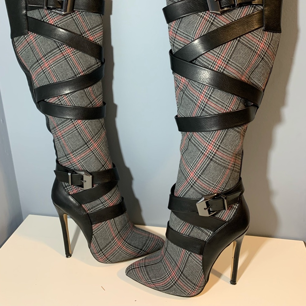 Women’s Knee High Heeled Boots size 7